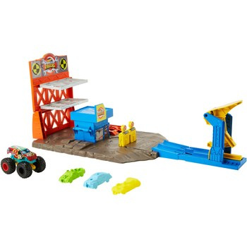 Hot Wheels Monster Trucks Demolka na stacji Zestaw