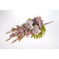 Bukiet kwiatów sztucznych